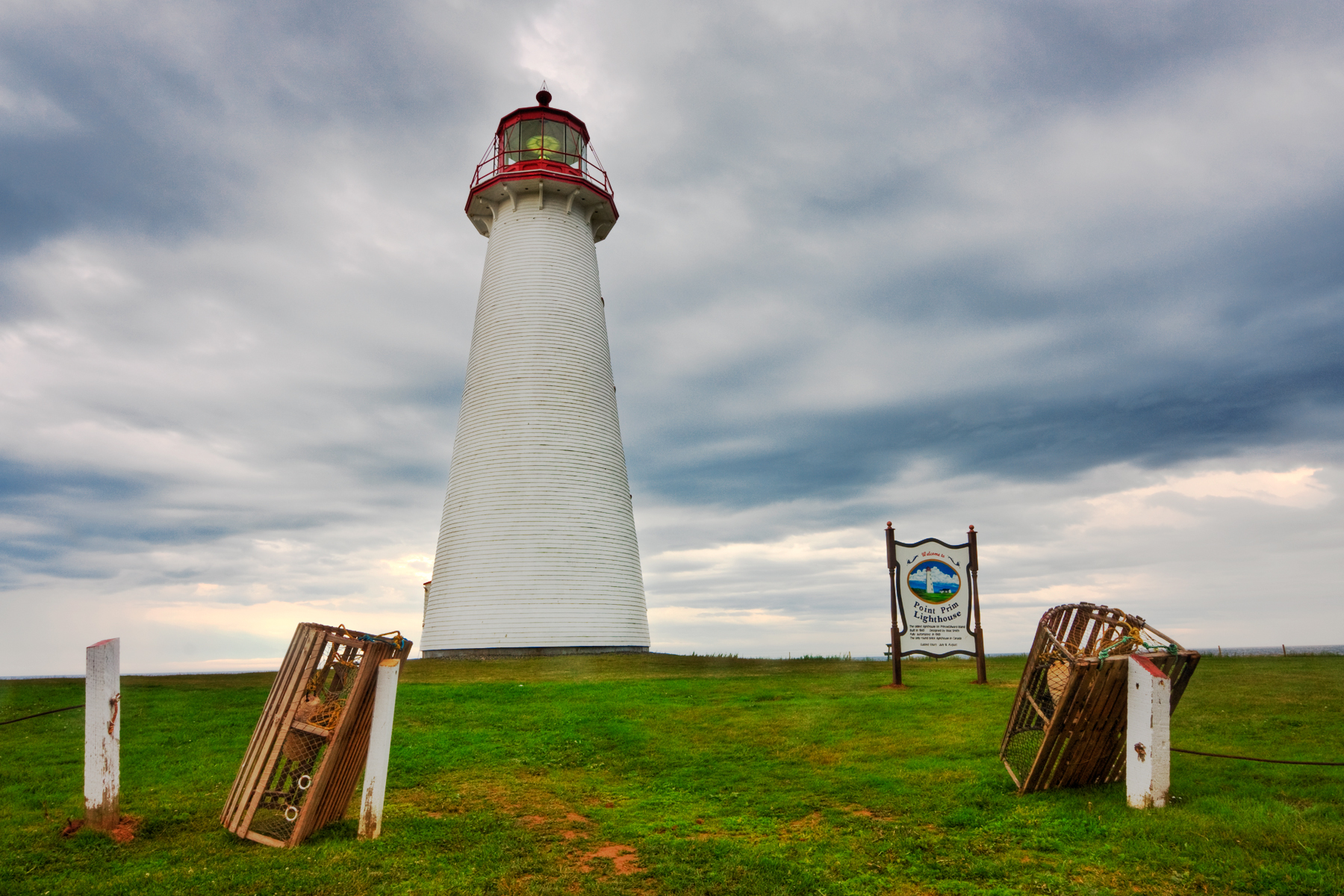 Scenic lighthouse travel in Prince Edward Island